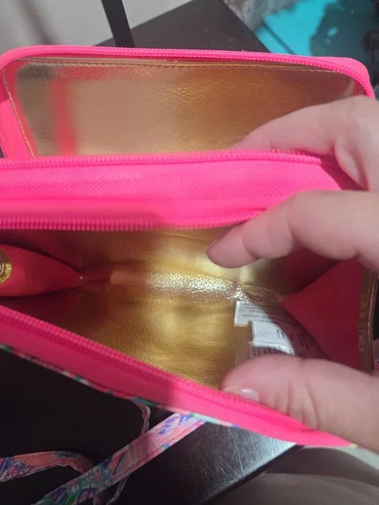 Disney Lilly Pulitzer small crossbody - Picture 13 of 16